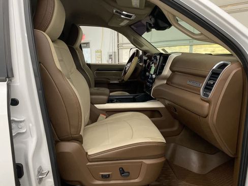 Used 2019 RAM 3500 Laramie image 19