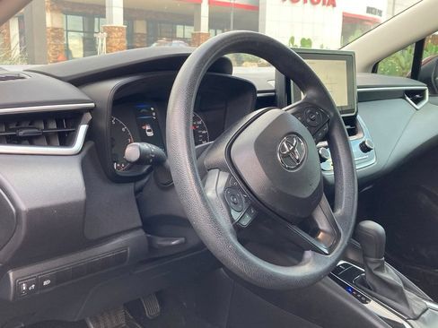 Used 2024 Toyota Corolla LE FWD image 7