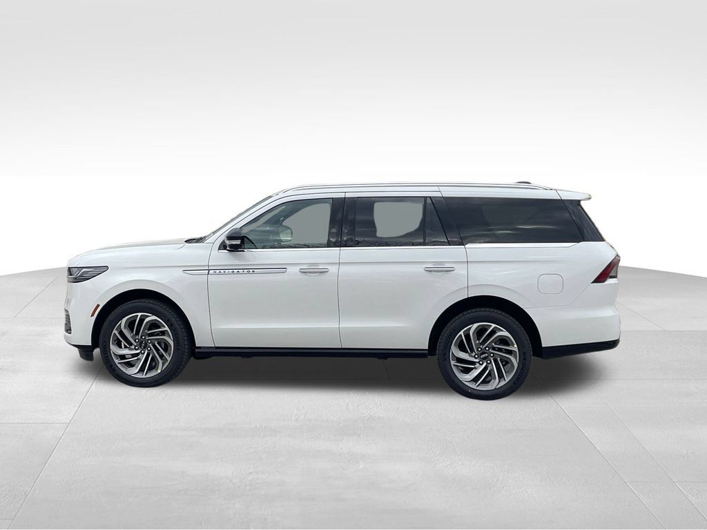New 2026 Lincoln Navigator Reserve AWD/4WD image 2