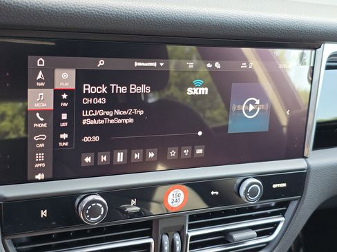 New 2025 Porsche Macan image 18