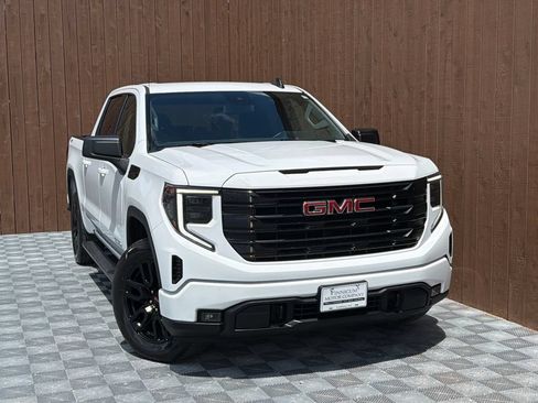 Used 2024 GMC Sierra 1500 Elevation AWD/4WD image 12