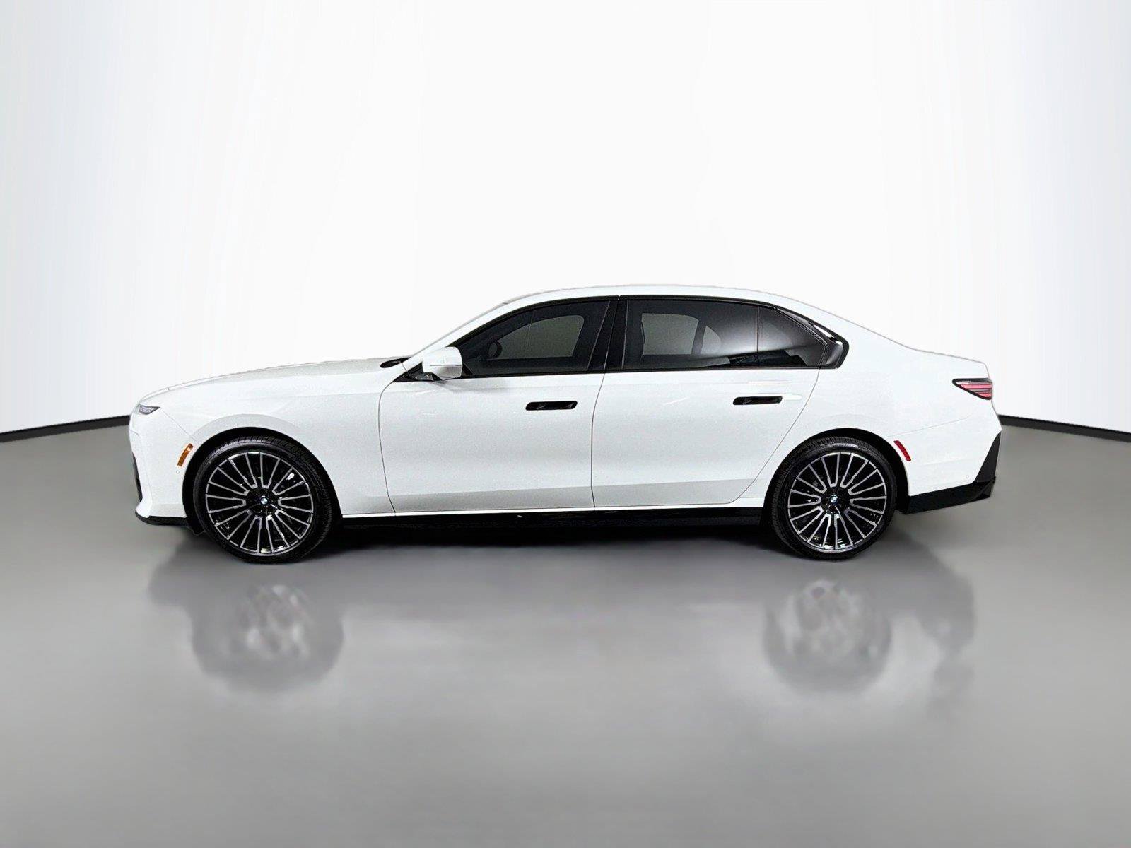 New 2027 BMW 740i xDrive w/ Premier Package AWD/4WD image 8