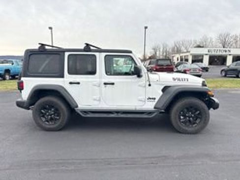 Used 2022 Jeep Wrangler Unlimited Sport image 4