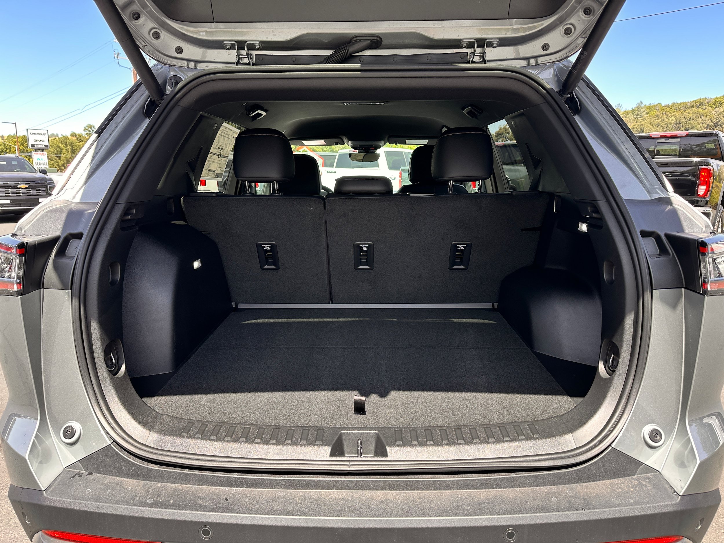 Used 2026 Chevrolet Equinox ACTIV w/ Convenience Package III FWD image 6