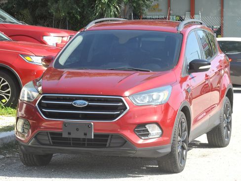 Used 2017 Ford Escape Titanium FWD image 1