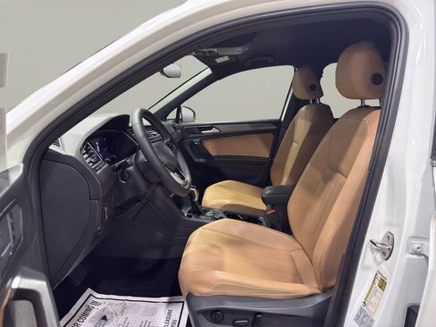 Used 2022 Volkswagen Tiguan SE image 9