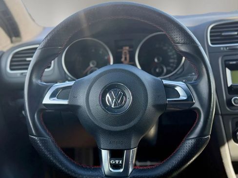 Used 2011 Volkswagen Golf 4-Door image 17