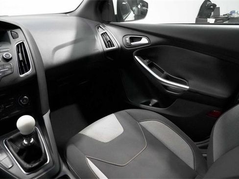 Used 2016 Ford Focus ST image 11