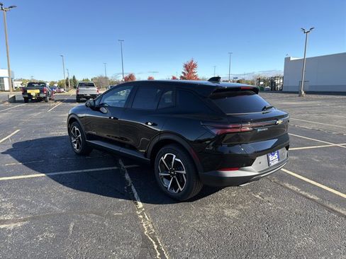 New 2026 Chevrolet Equinox EV LT w/ Comfort Package image 7