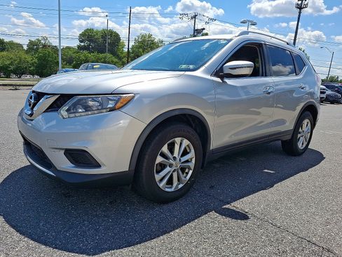 Used 2016 Nissan Rogue SV AWD/4WD image 3
