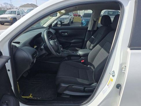 Used 2023 Honda HR-V LX image 4