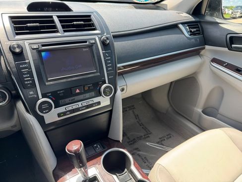 Used 2012 Toyota Camry XLE FWD image 29