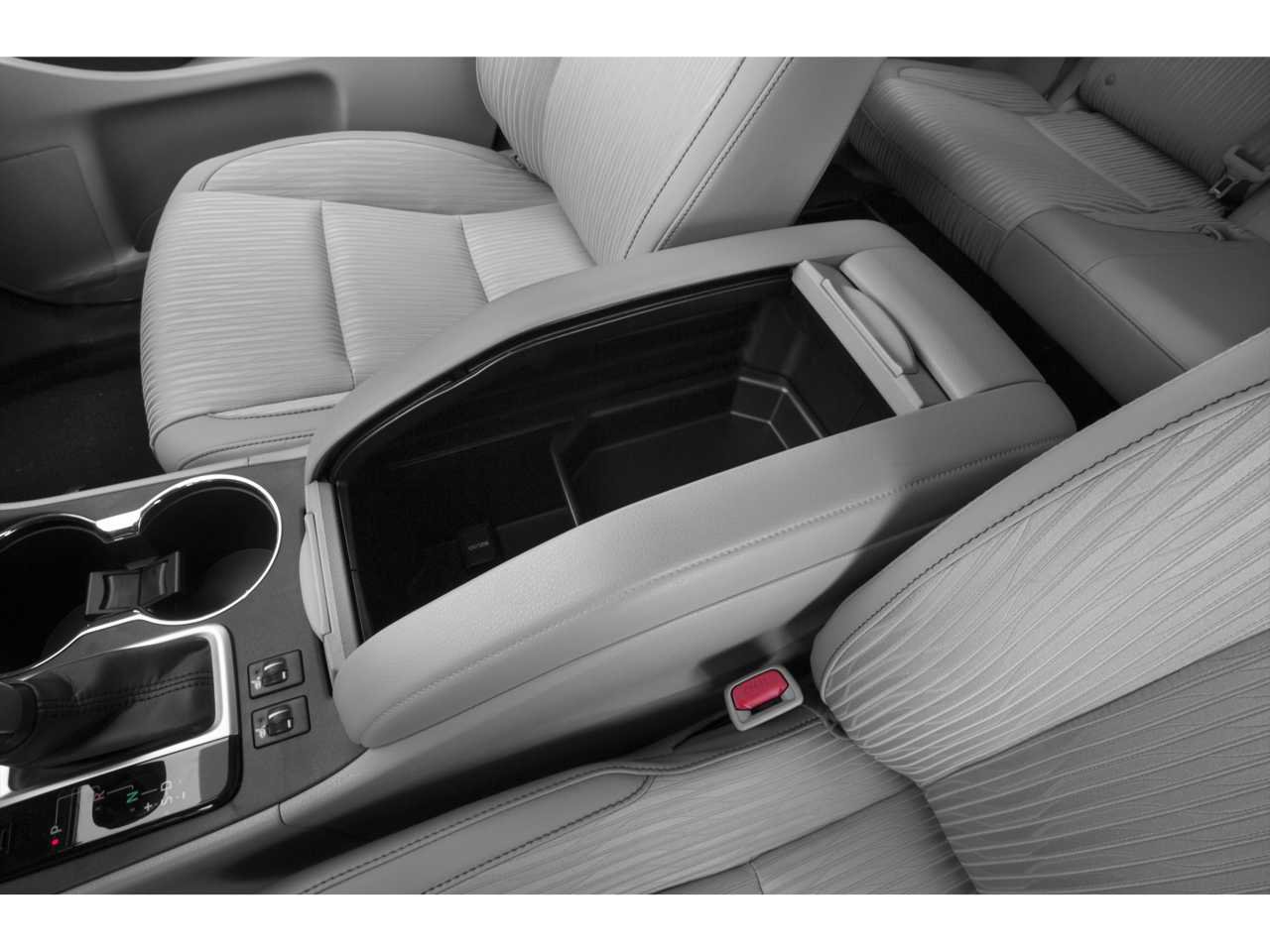 Used 2015 Toyota Highlander Limited w/ Driver Technology Package AWD/4WD image 13