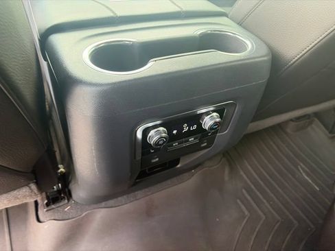 Used 2022 GMC Yukon Denali AWD/4WD image 14