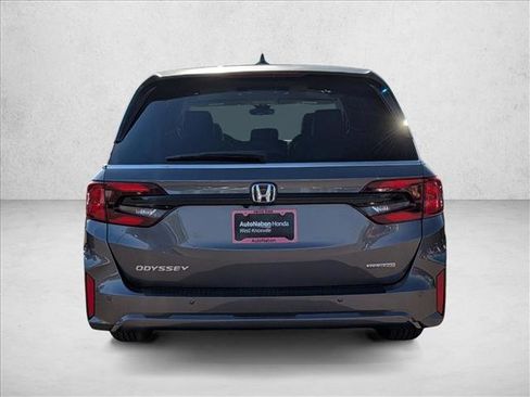 New 2026 Honda Odyssey Touring image 8