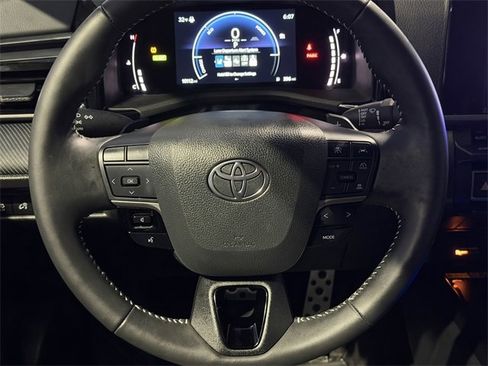 Used 2025 Toyota Camry SE image 26