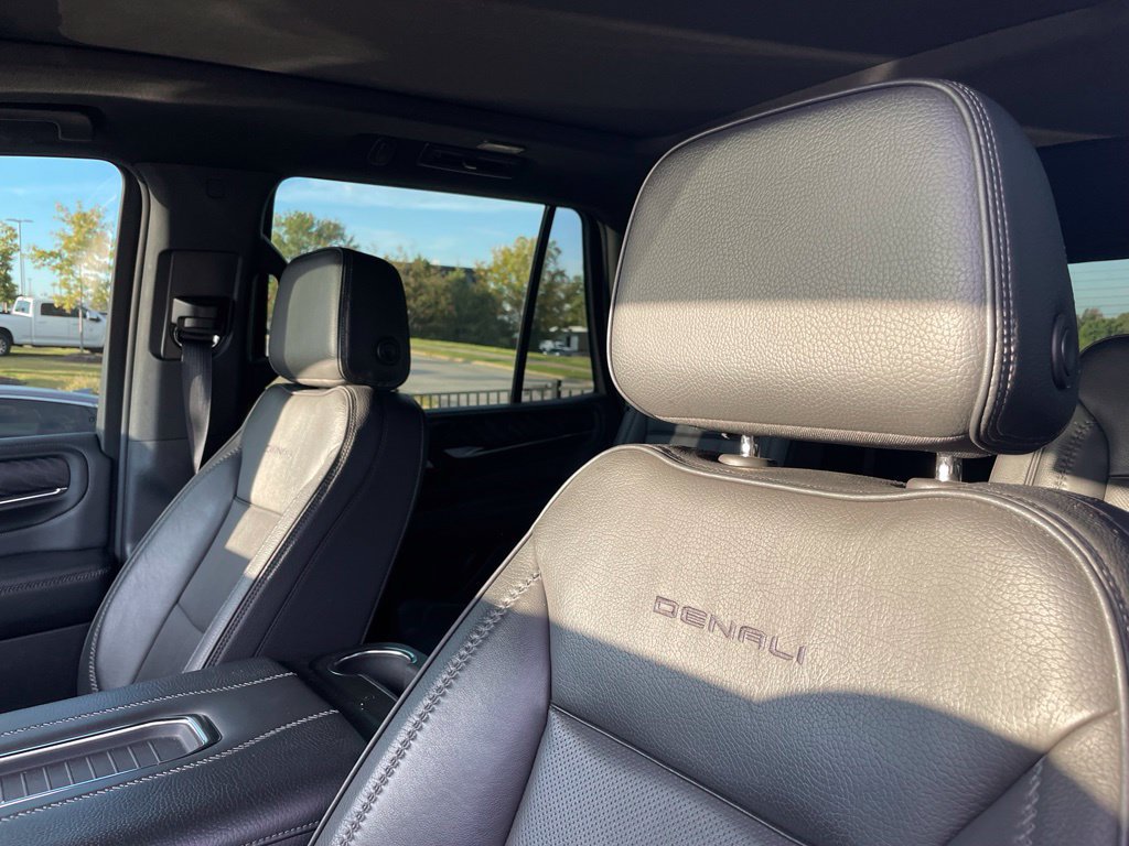 Used 2023 GMC Yukon Denali RWD image 8