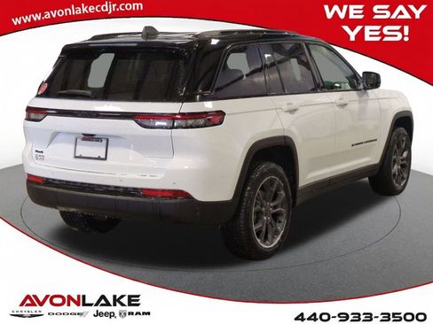 New 2025 Jeep Grand Cherokee Limited w/ Trailer Tow Package image 6
