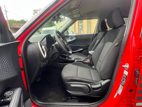 Used 2020 Kia Soul S FWD image 27