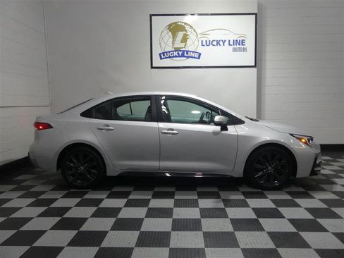 Used 2024 Toyota Corolla SE FWD image 6