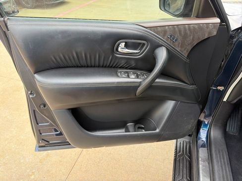 Used 2022 Nissan Armada Platinum w/ Captain's Chairs Package RWD image 12