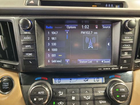 Used 2018 Toyota RAV4 Limited FWD image 25