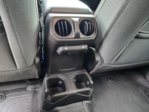 Used 2024 Jeep Wrangler Unlimited Sport AWD/4WD image 24