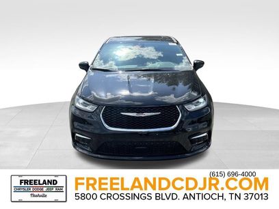 New 2026 Chrysler Pacifica Select