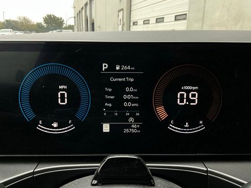 Used 2025 Hyundai Santa Fe SEL image 39