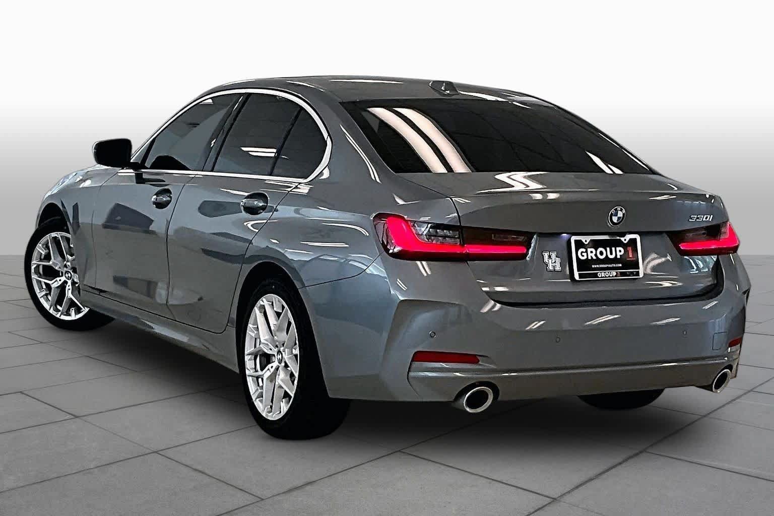 Used 2025 BMW 330i Sedan w/ Premium Package RWD image 10