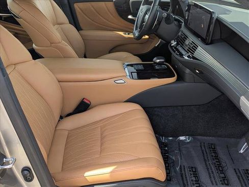 Used 2024 Lexus LS 500 AWD w/ Interior Upgrade Package image 23