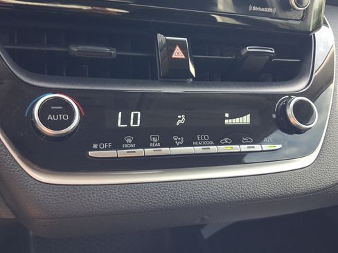 Used 2022 Toyota Corolla LE FWD image 17
