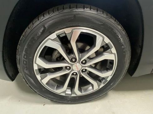 Used 2021 GMC Terrain SLT w/ Infotainment Package II AWD/4WD image 5
