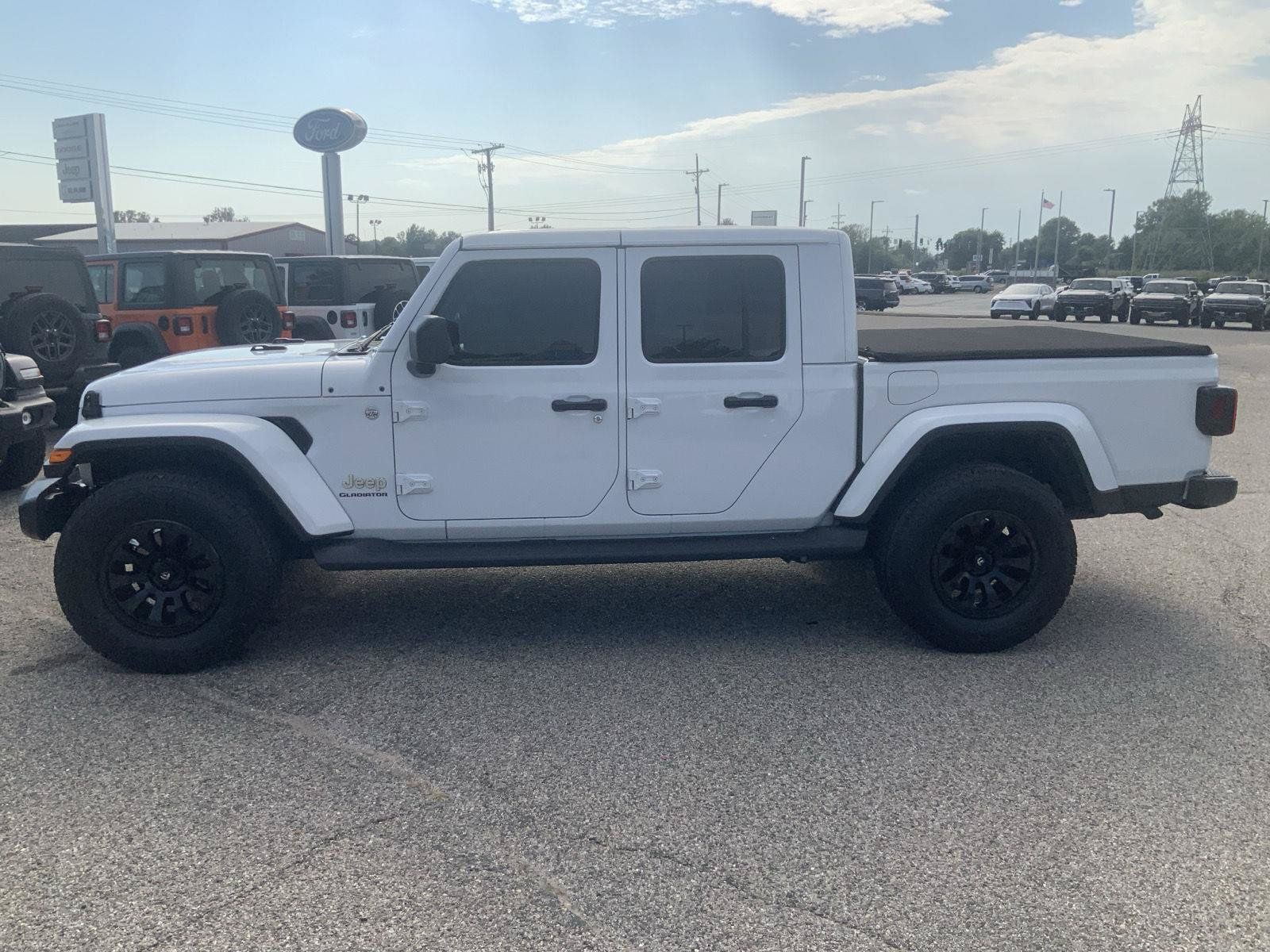 Used 2022 Jeep Gladiator Overland w/ Popular Equipment Package AWD/4WD image 7