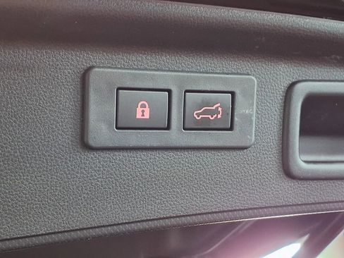 Used 2024 Subaru Forester Premium AWD/4WD image 7