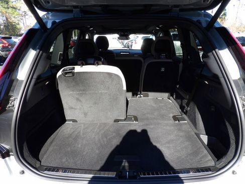 Certified 2025 Volvo XC90 B5 Core image 29
