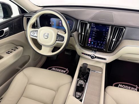 Used 2023 Volvo XC60 B5 Plus AWD/4WD image 34