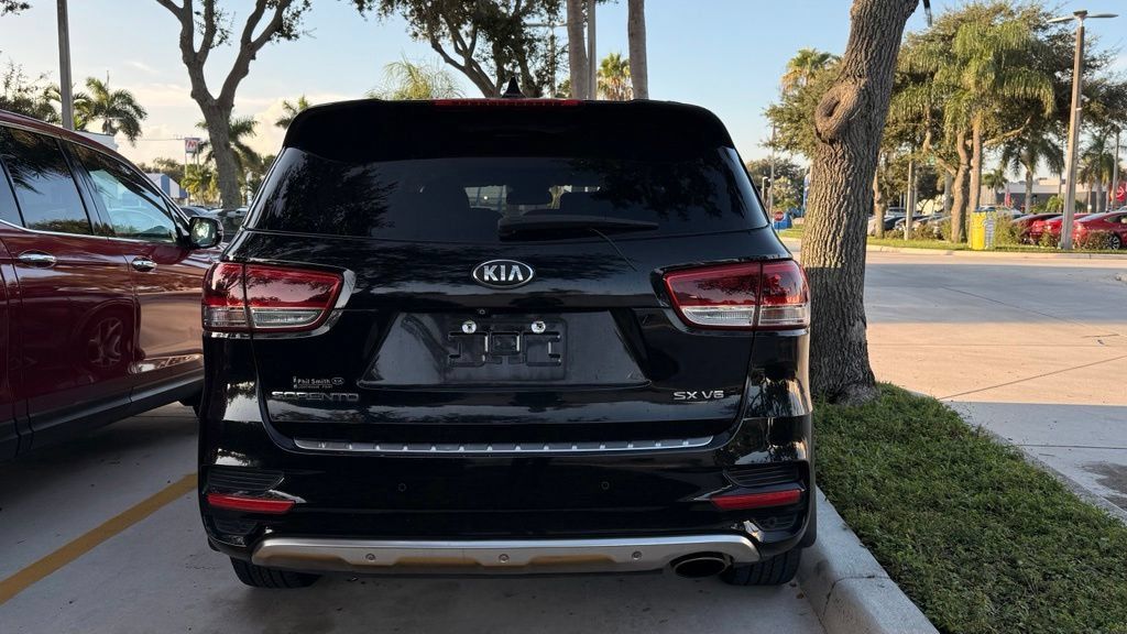Used 2018 Kia Sorento SX FWD image 9