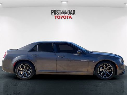 Used 2015 Chrysler 300 S image 8