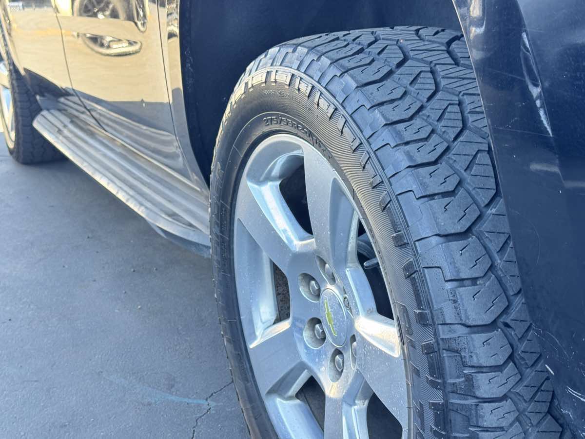Used 2015 Chevrolet Suburban LT AWD/4WD image 22