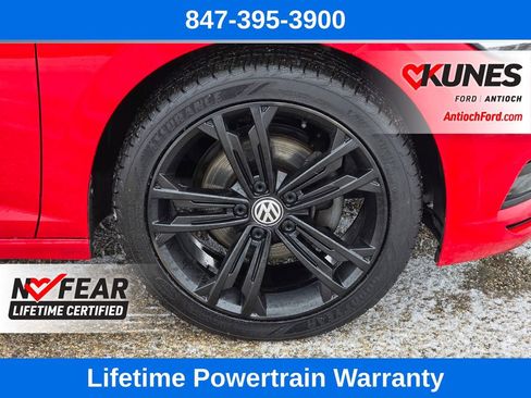 Used 2020 Volkswagen Jetta R-Line image 9