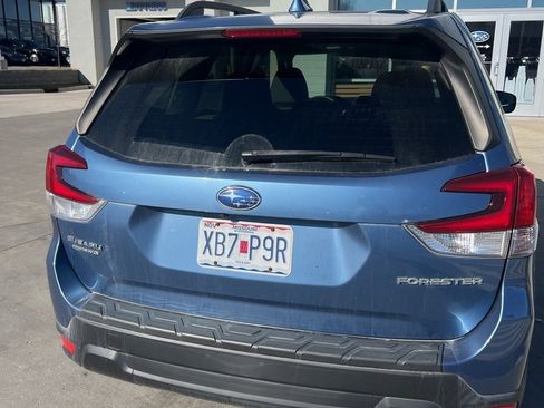 Used 2019 Subaru Forester Premium w/ All-Weather Package image 4