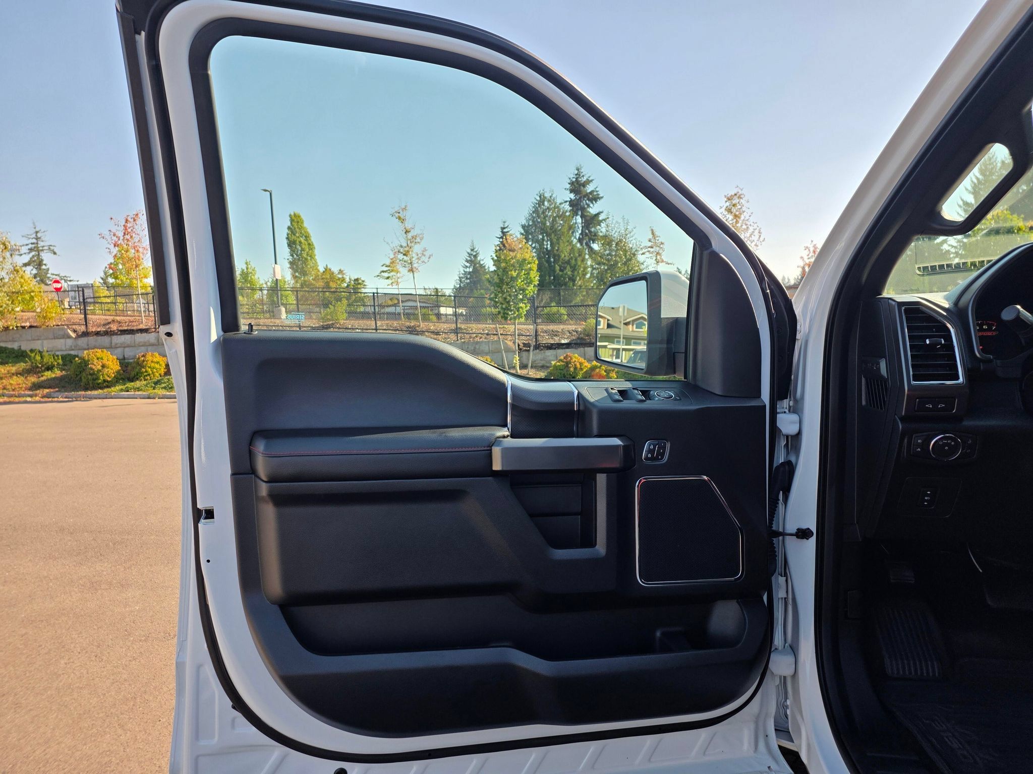 Used 2016 Ford F150 Lariat w/ Equipment Group 502A Luxury AWD/4WD image 24