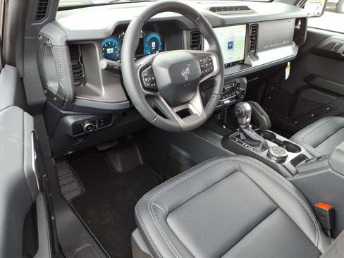 New 2025 Ford Bronco Badlands image 12