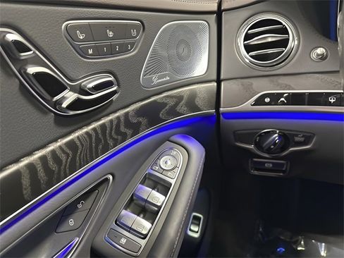 Used 2019 Mercedes-Benz S 560 4MATIC Sedan image 16