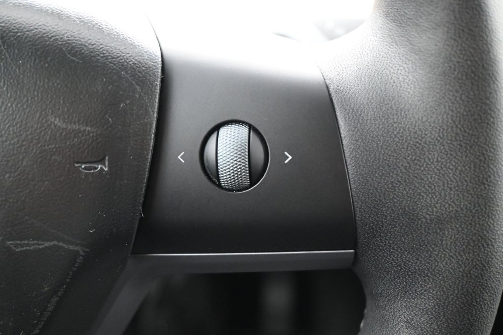 Used 2020 Tesla Model Y Long Range AWD/4WD image 17