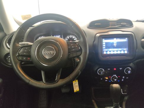 Used 2020 Jeep Renegade Altitude FWD image 22