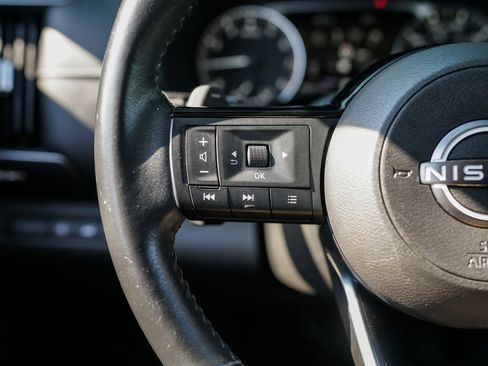 Used 2022 Nissan Pathfinder SL w/ SL Black Package image 30