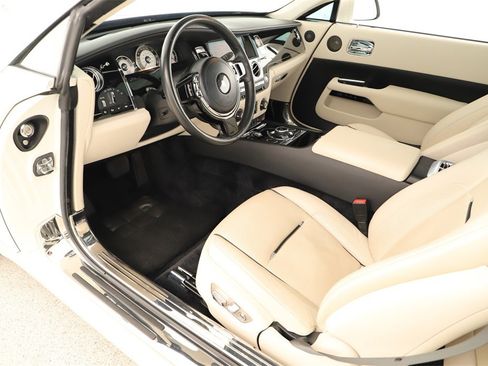 Used 2015 Rolls-Royce Wraith image 14
