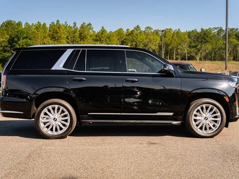 Used 2024 Cadillac Escalade Premium Luxury AWD/4WD image 8